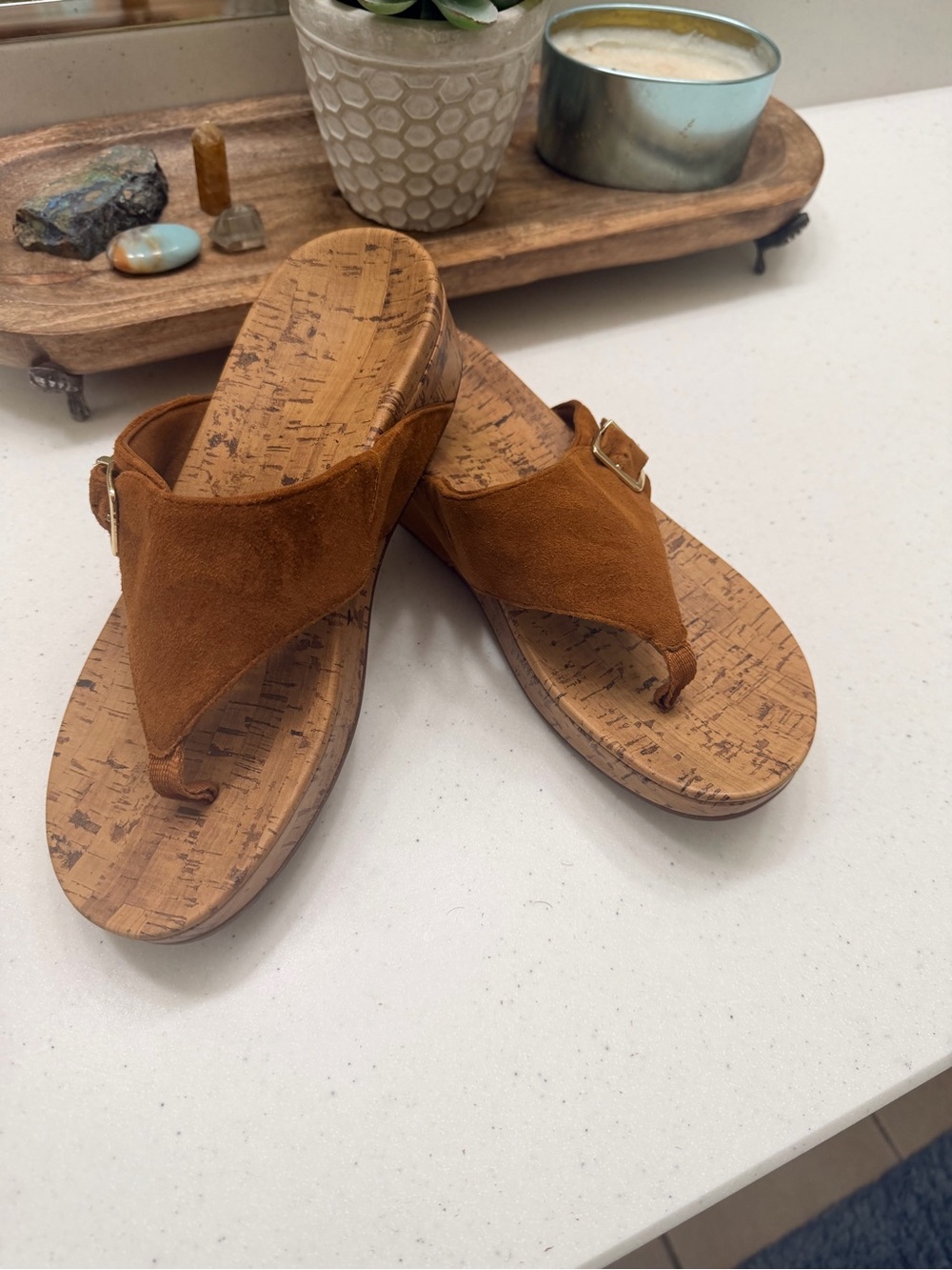 Vionic Cognac Suede Thong Sandals Size 9 Adjustable Buckle EUC